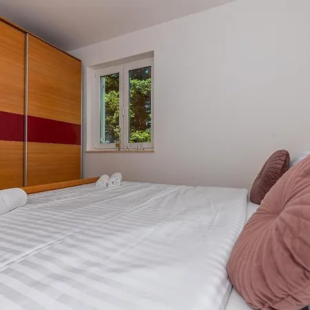 Apartmani Maya Selce Exterior photo