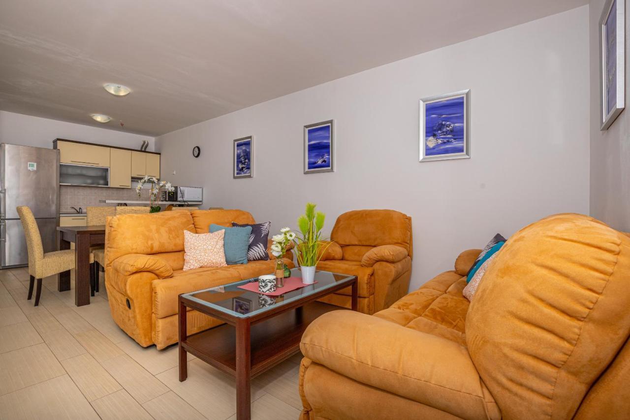 Maya Apartment